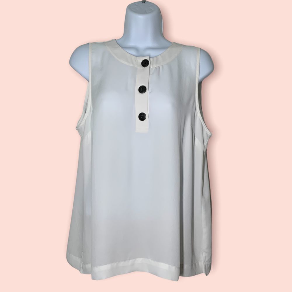 Reitmans Sleeveless Cream Button Shirt Size M
